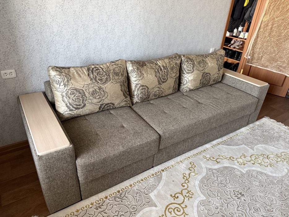 Продам диван в хорошем состоянии