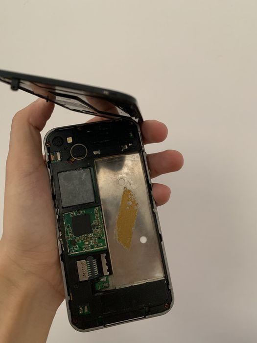 Zapchastga eski telefon batareykasi yòq