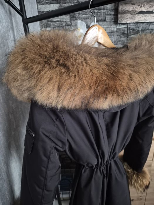 Луксозна дамска парка с богат естествен косъм от лисица