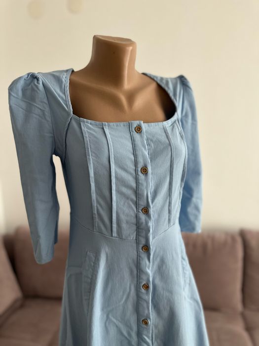 Rochiță super elastică , ca și nouă , peste genunchi