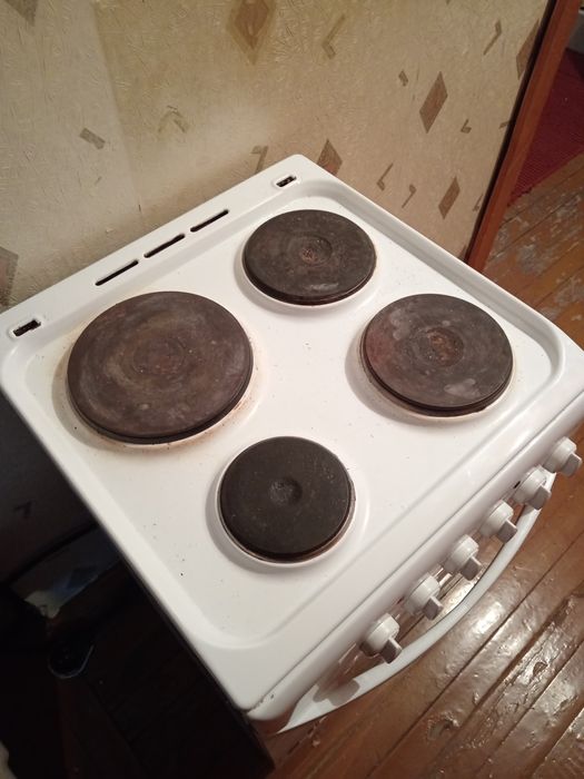 Продам электроплиту Indesit