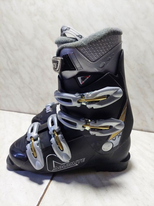 Clapari ski schi Dolomite  mondo 26 corespunde mărimii 40