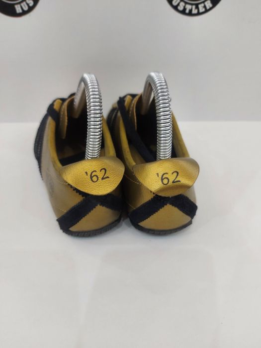 Дамски маратонки ADIDAS. Номер 36