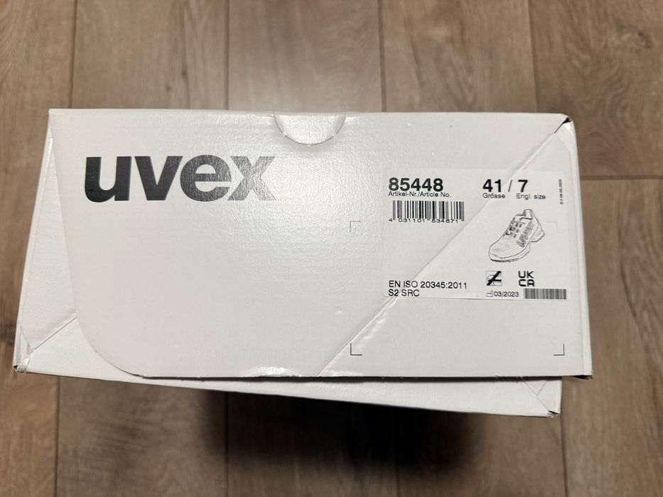 Продавам работни обувки UVEX