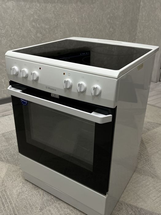 Продам электроплиту Hansa
