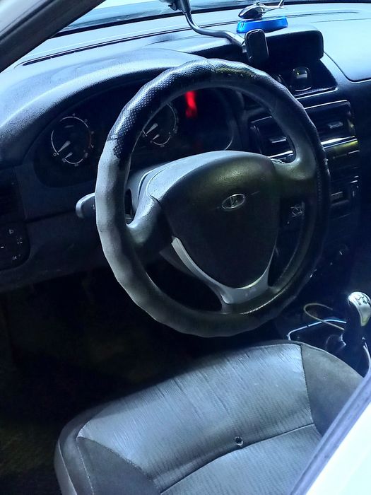 Приора. Срочно. Торг. Газ бензин