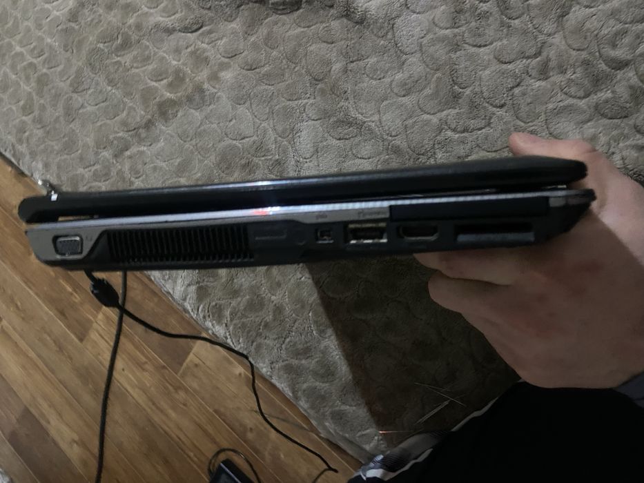 Продам ноудбук на запчасти