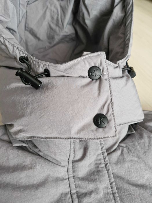 geacă cu puf nouă Calvin Klein pentru femei