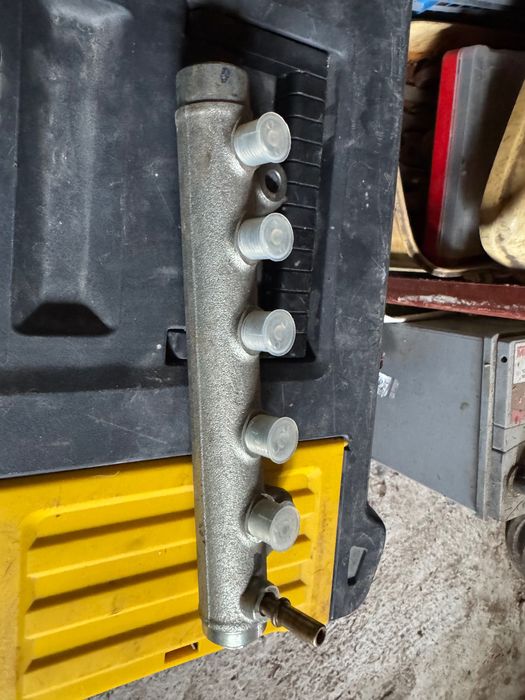 Горивна рейка (Common Rail) BOSCH

 0 445