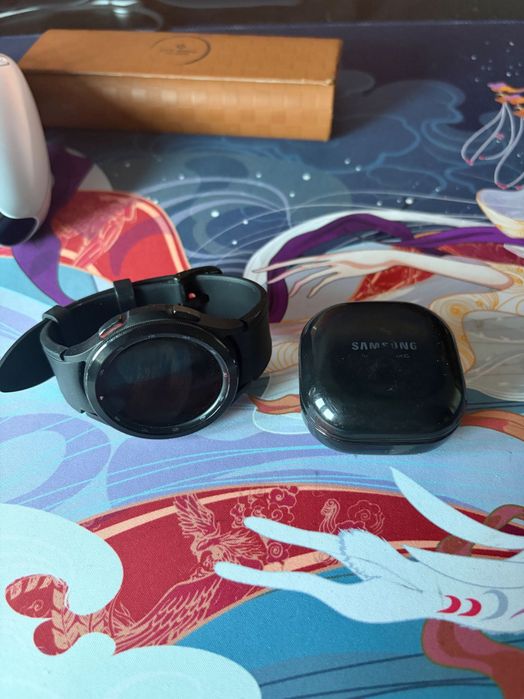 Galaxy Watch 4 classic + Galaxy buds live