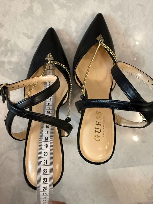 Оригинални обувки Guess, нови