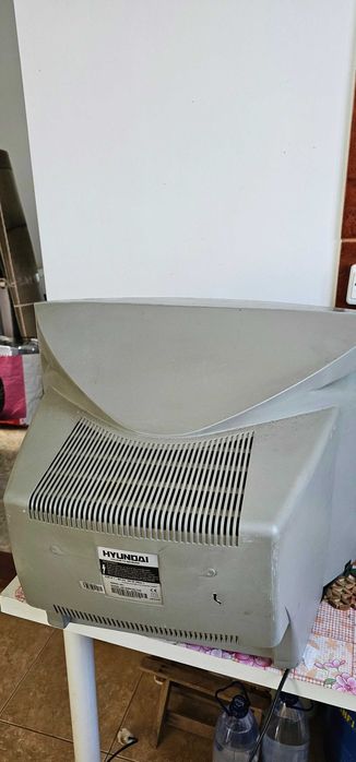 Televizor Hyundai Diagonala 54 cm cu Telecomanda , Model 20B9T59