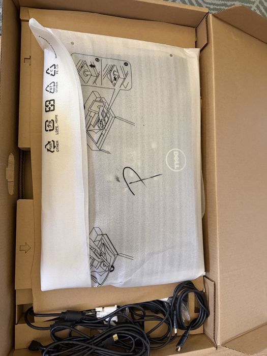 Vand 2 monitoare Dell U2415