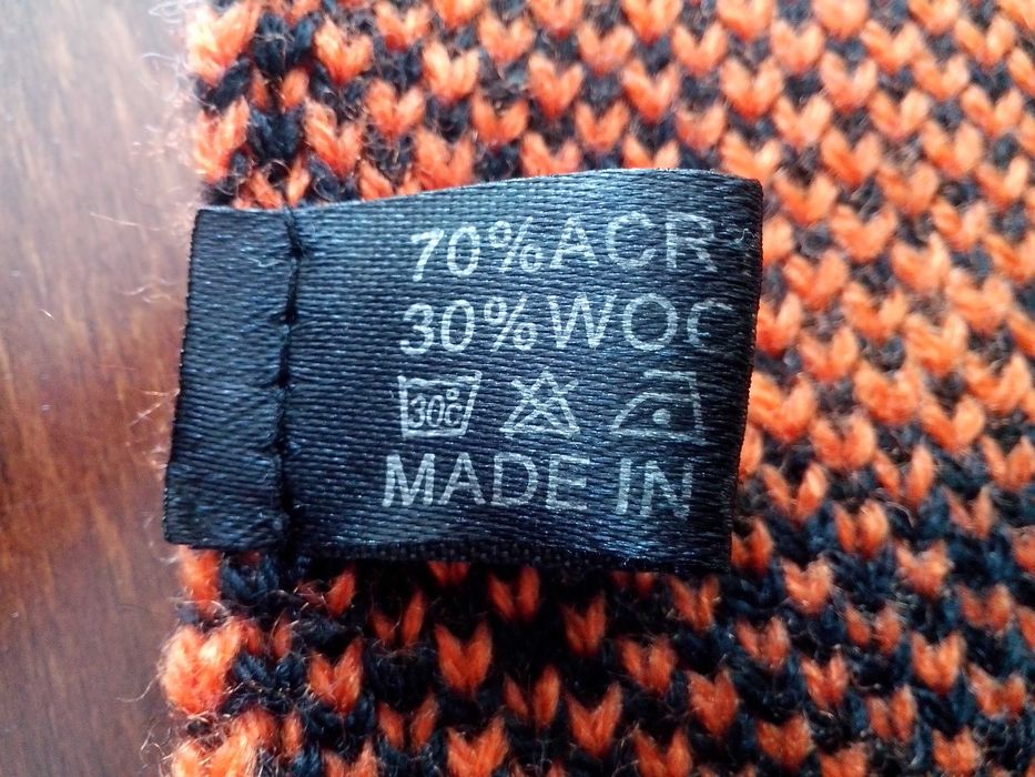 Продавам два зимни мъжки шала.