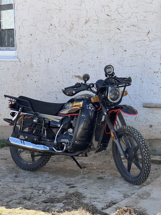 Мотоцикл Suzuki GSX 200кубов