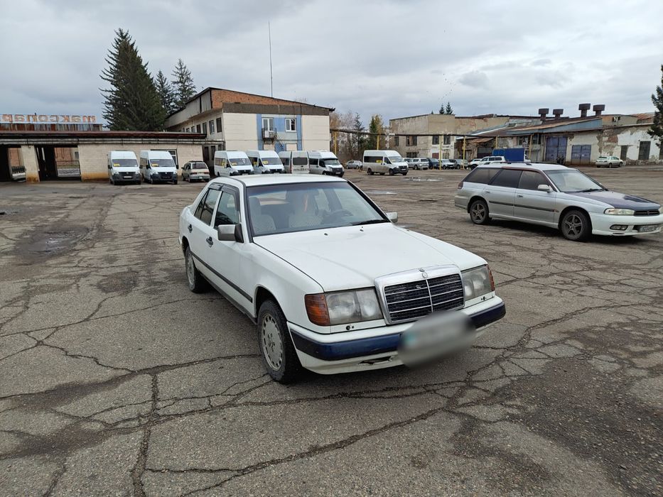 Mercedes - Benz E260, 1988 г.