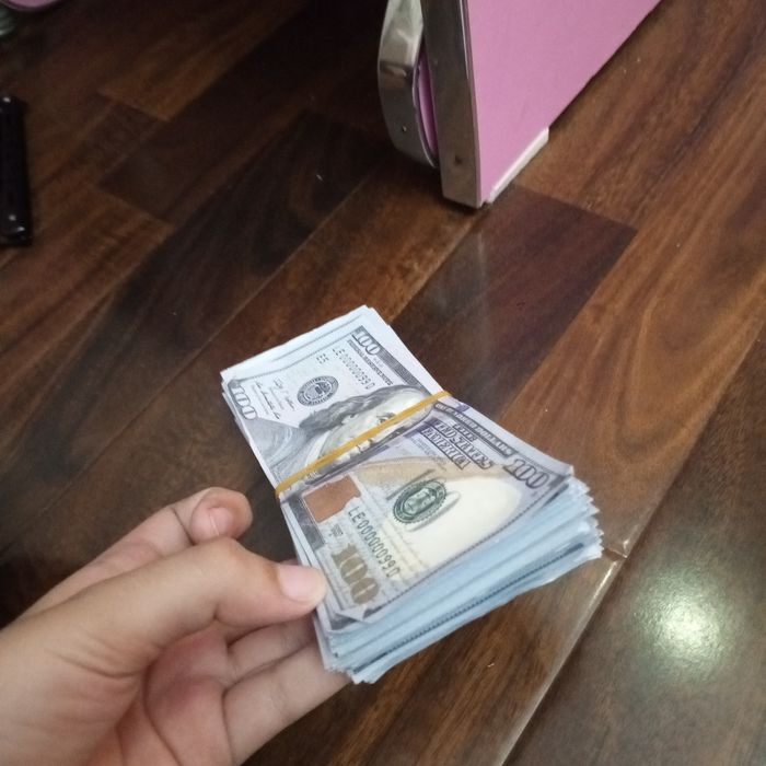 Долары фейк не является платёжном средством 20.000$