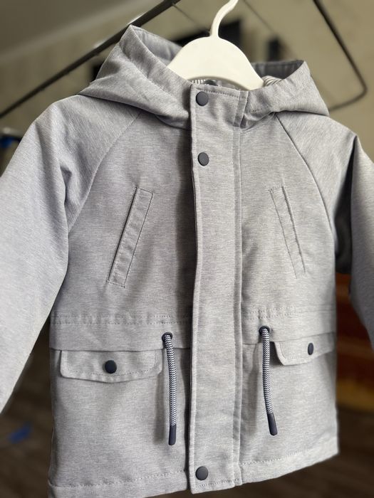 Продам курточку детскую