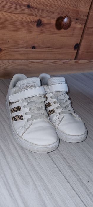 adidasi fetițe marimea 29 si 30