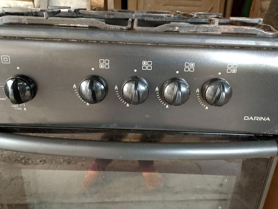 Продам газовую плиту  б/у