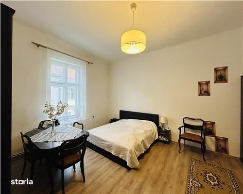 Vand apartament in zona Centrala, 3 camere 867 mp, etaj 1