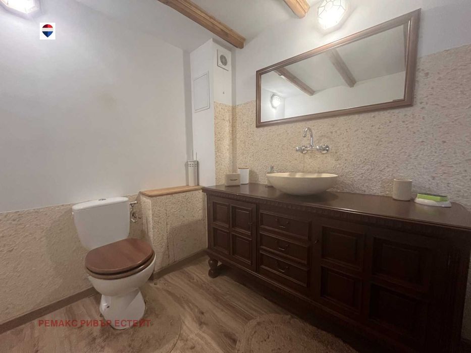 Къща на два етажа за продажба в с. Красен