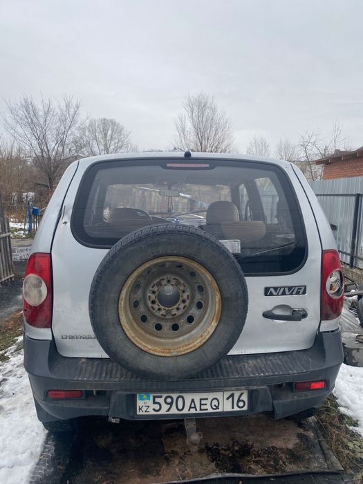 Продам машину niva chevrolet