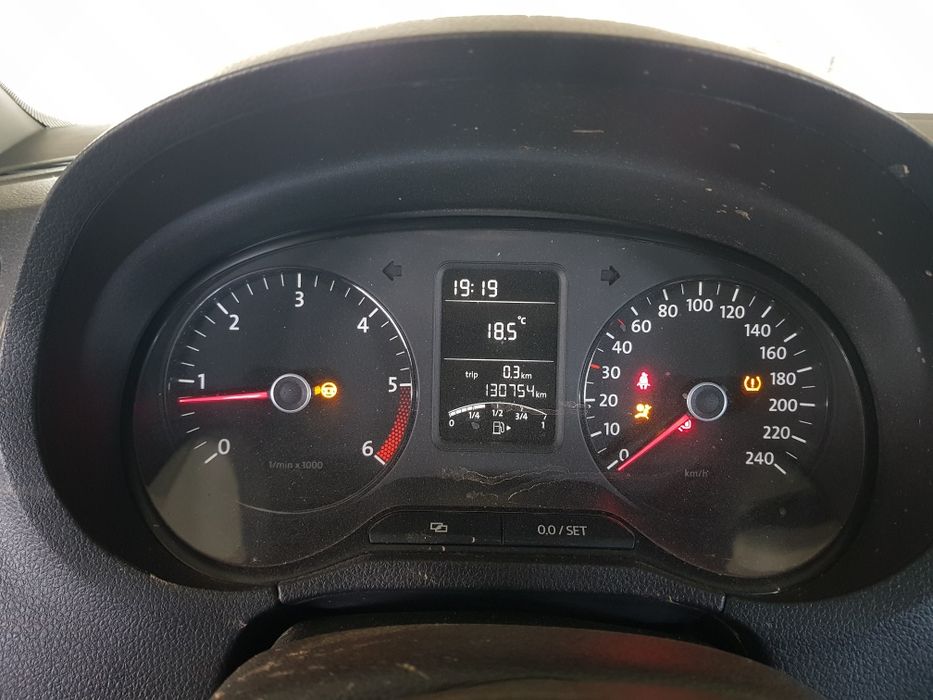 Dezmembrez vand piese  vw polo , 1.6 tdi,  CAY , euro 5 , 130000km