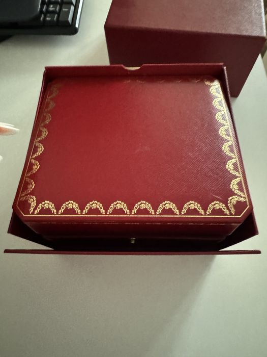 Cartier часы tank must