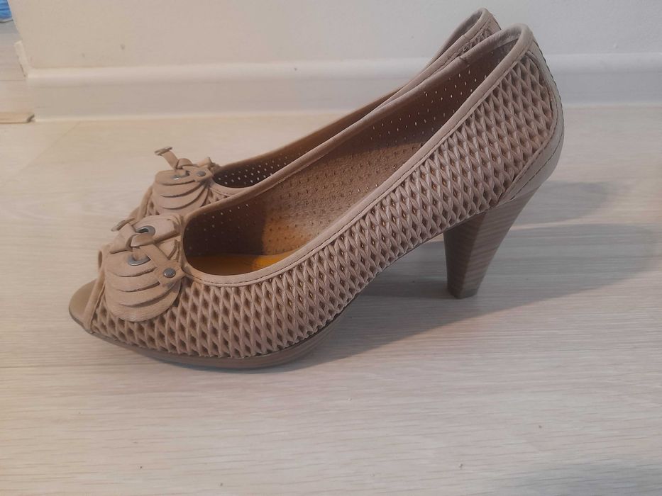 Pantofi dama . marimea 39