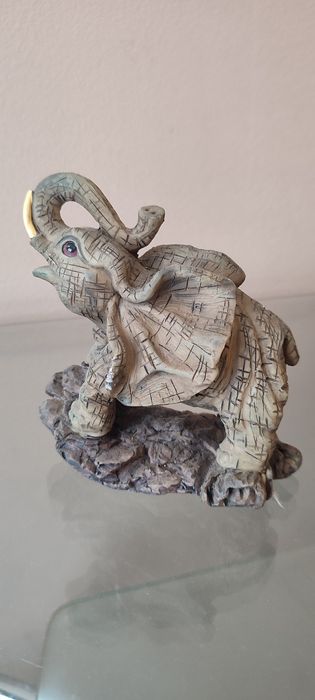 Изкиство.Фигури- слонче, овчица, козле, петел, конска глава