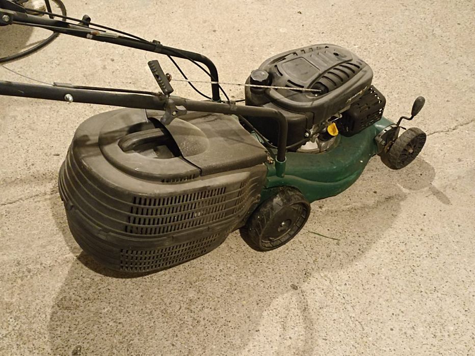 MasinaTuns iarba/benzina, functionala, pentru motor(scoica are ciobitu