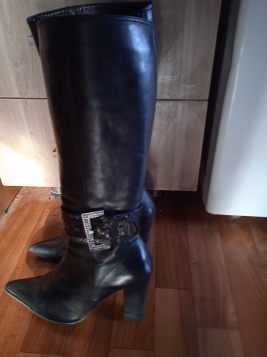 Продам  женские зимние сапоги 37 .р.