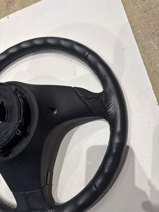 BMW E36 кожен волан БМВ Е36