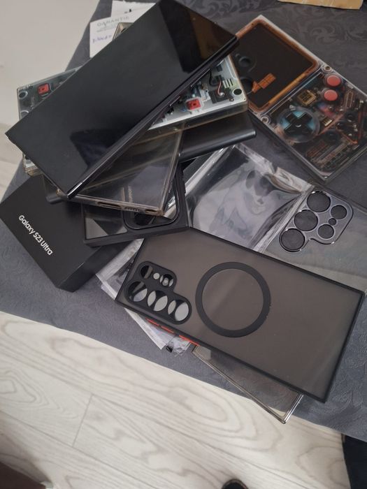 Vând Samsung S23 Ultra Rom 512 GB Ram 12 GB