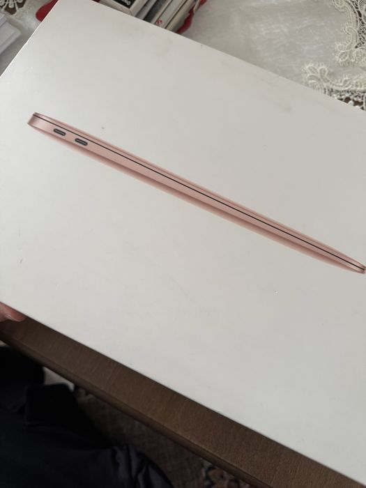 Macbook Air M1 chip 13-inch-256GB SSD 8GB unified memory