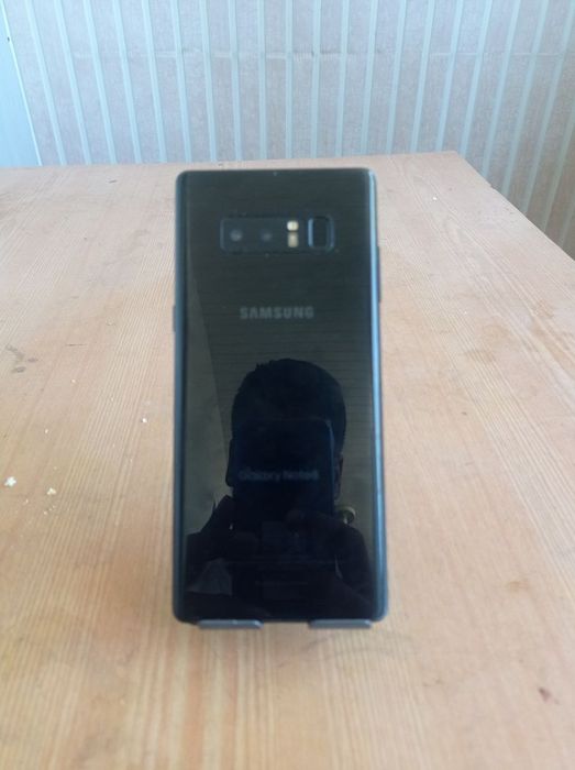 Samsung Not 8 sotiladi ruchkasi bor imei otgan aybi sensir singan ozgi