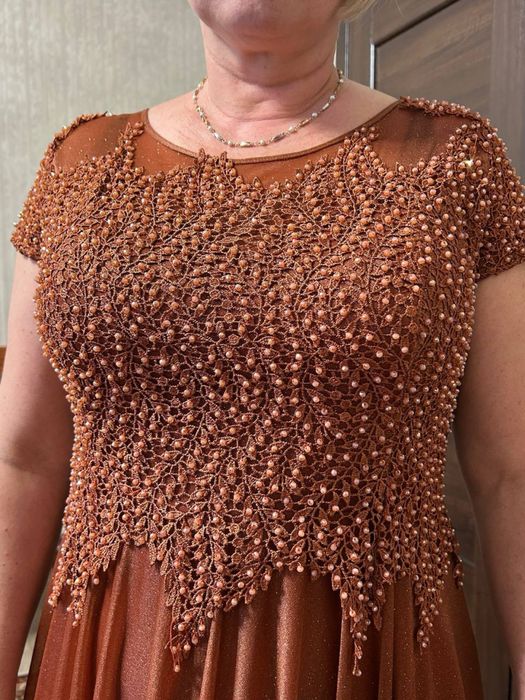 Продам два вечерних платья в отличном состоянии