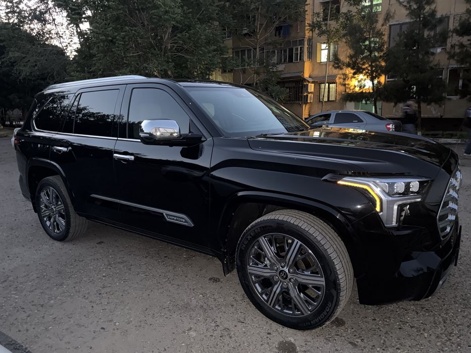 Toyota Sequoia 2025 — 4