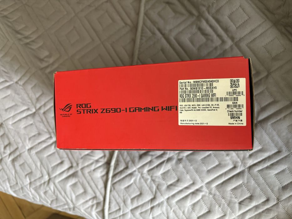 Cand placa de baza ROG STRIX Z690-I Gaming Wifi DDR5
