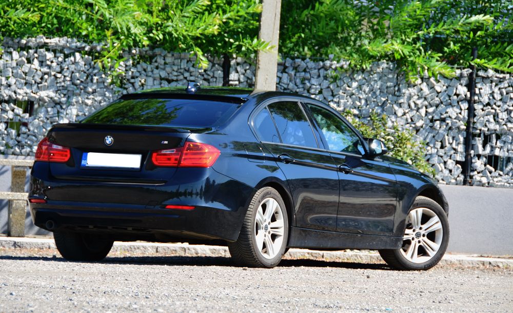 BMW F30 - an 2012