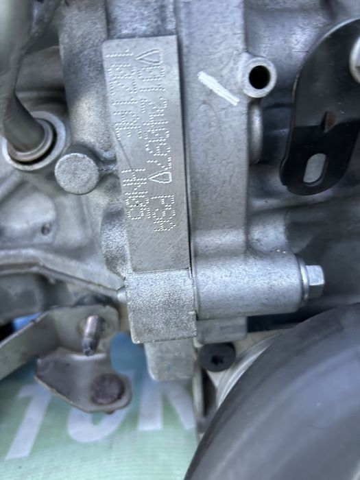 Rampă injectoare  completă cu injectoare Peugeot 2008 1.2 benzină 2022