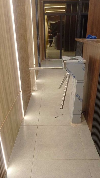 Турникет с распознаванием лиц для школы