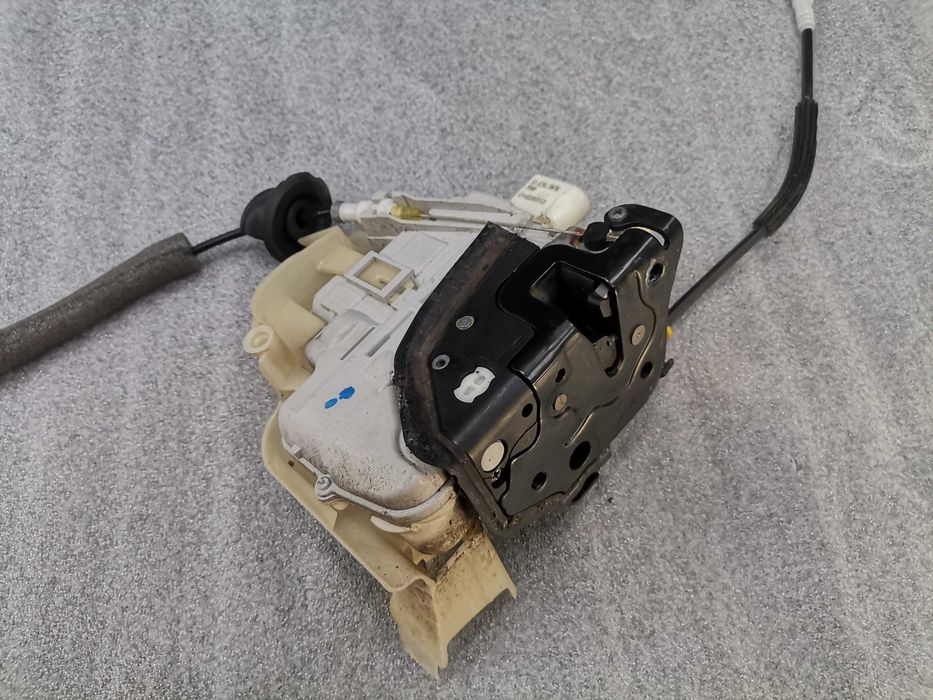 OE Предна Брава Audi A6 A8 Porsche VW 8J1837016C