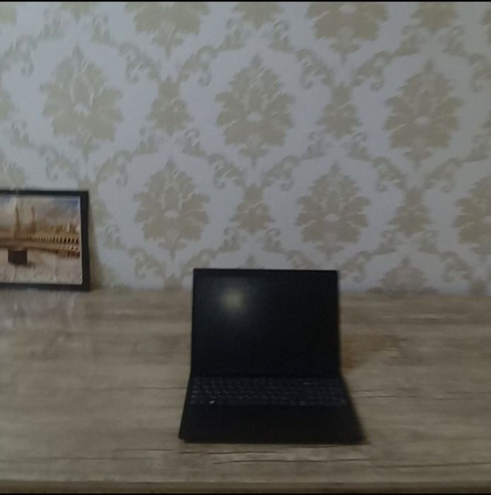 Noutbuk sotiladi narxi 1mln kelishamiz