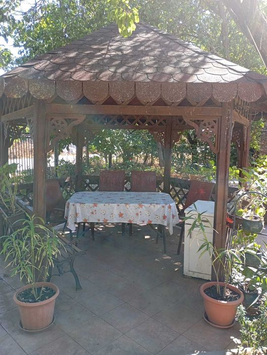 Vand casa si teren la pret de garsoniera (98.000 euro negociabil) doar 19 km de Craiova in Comuna Leu , Dolj