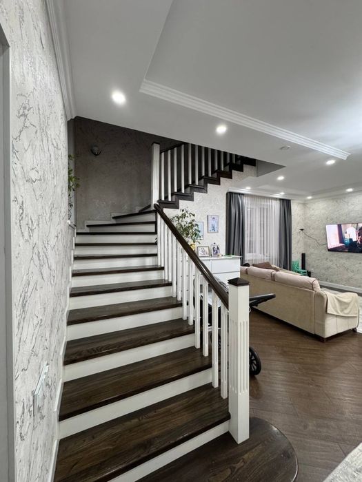 Продается двухэтажный дом в Бесагаше