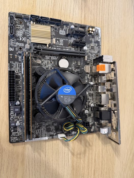 Placa Baza ASUS H110M-A/DP. Procesor I5 6500. 16gb RAM