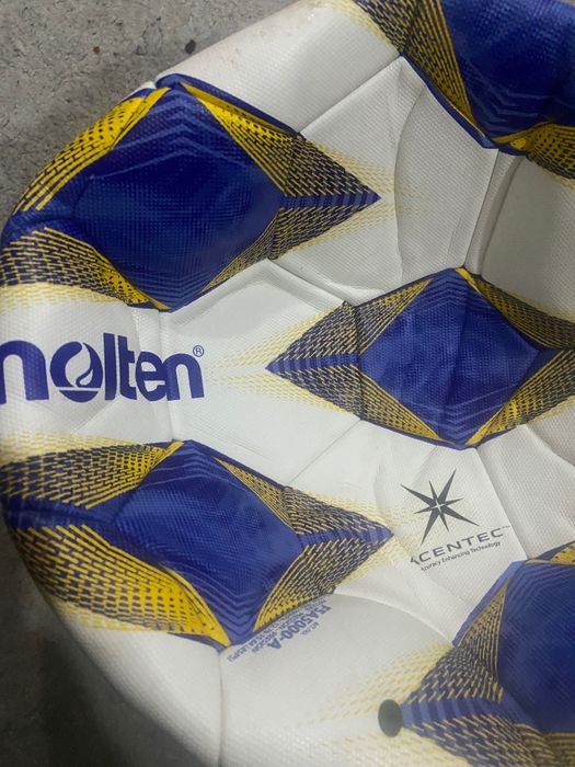 Продаётся мяч molten