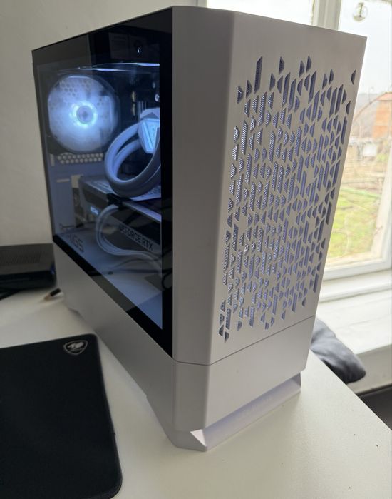 Гиймърски компютър u монитор гаранционен G-rigs